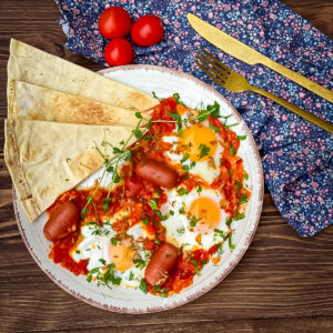 Шакшука з ковбасками