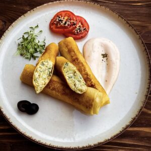 Млинці з куркою і сиром